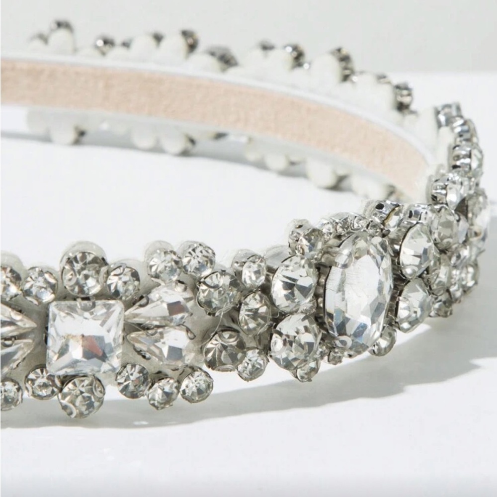 Wedding‎ style silver Headband With Gemstones, Fashionable And Elegant - Picture 2 of 9